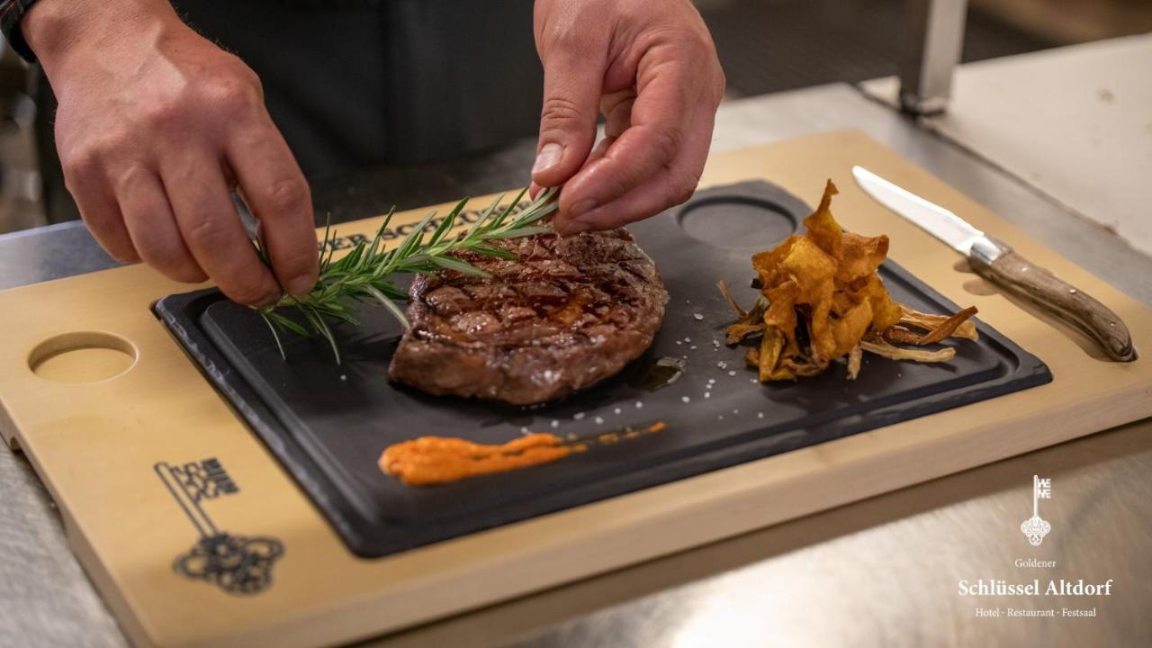 Hotel Restaurant Goldener Schluessel Altdorf Dış mekan fotoğraf